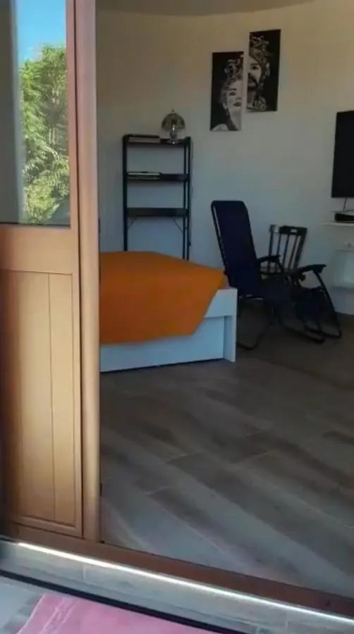 Camera Tina كاستيلاّماري ديل غو بيت ضيافة